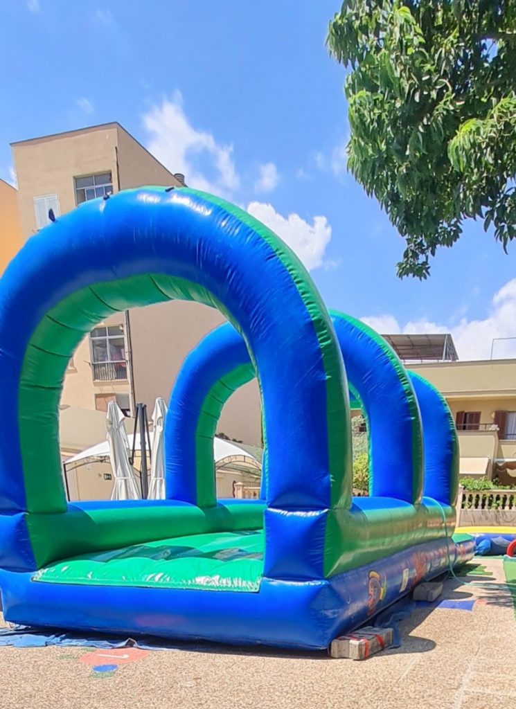 Castillos hinchables acuáticos deslizantes